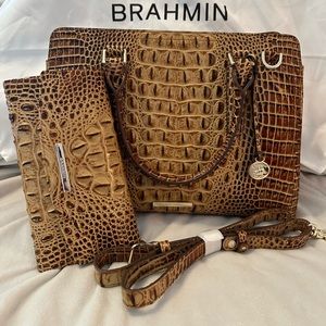 Brahmin Purse & Wallet- EXCELLENT Condition